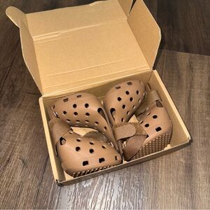NWT Amazon Purchased Dog Boots Paw Protectors Croc Like